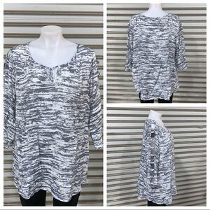Fred David grey and white 3/4 sleeve top